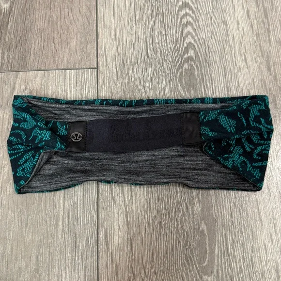 Lululemon Fringe Fighter Headband Thrive Viridian Green Black / Heathered Black - Picture 5 of 7